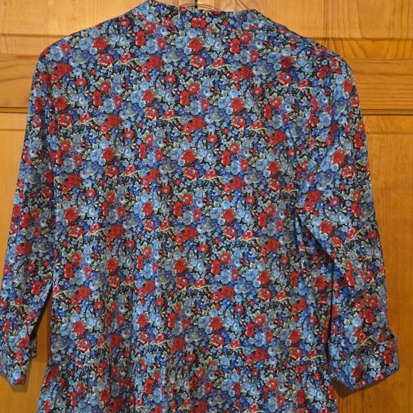 Tuckernuck Royal Shirt Dress Size Medium Queens Garden Floral Blue Red - Picture 8 of 11